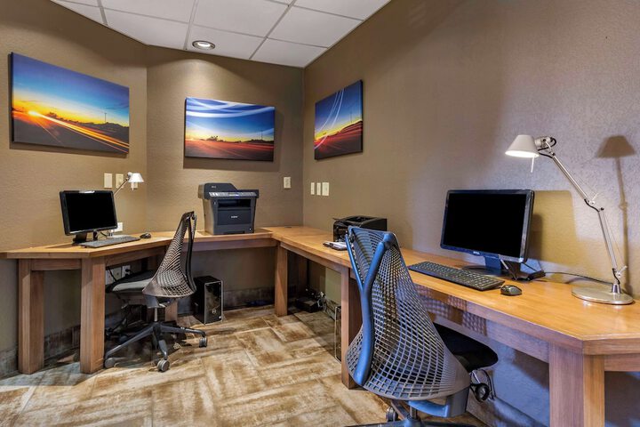 Business Center 37 of 37