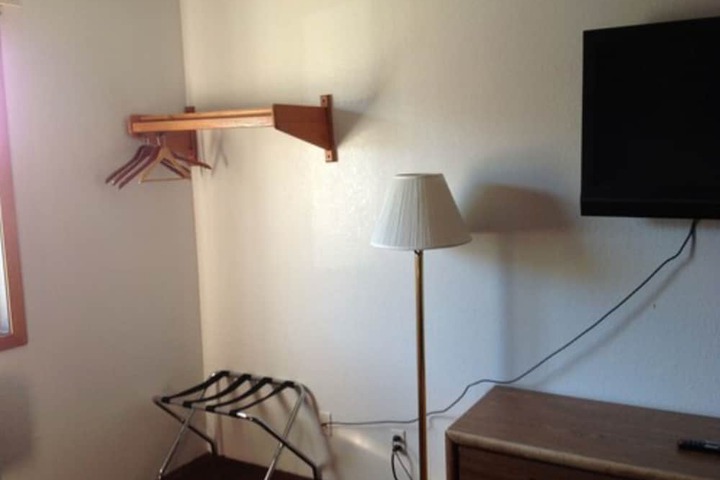 Room 24 of 28