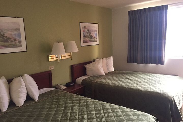 Room 13 of 33