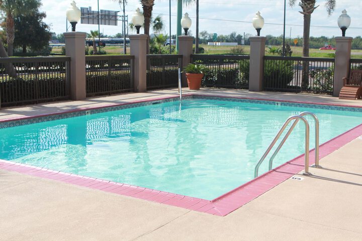 Pool 4 of 38
