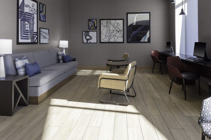 Business Center 28 of 28