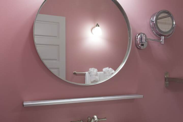 Montvale Hotel