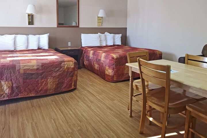 Room 27 of 32
