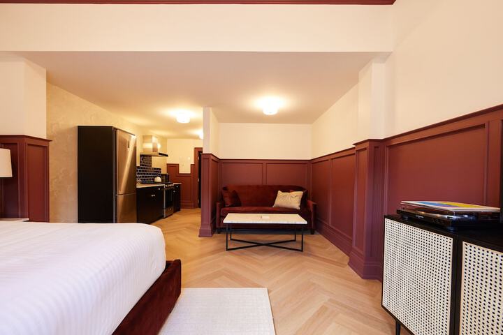 Room 62 of 66