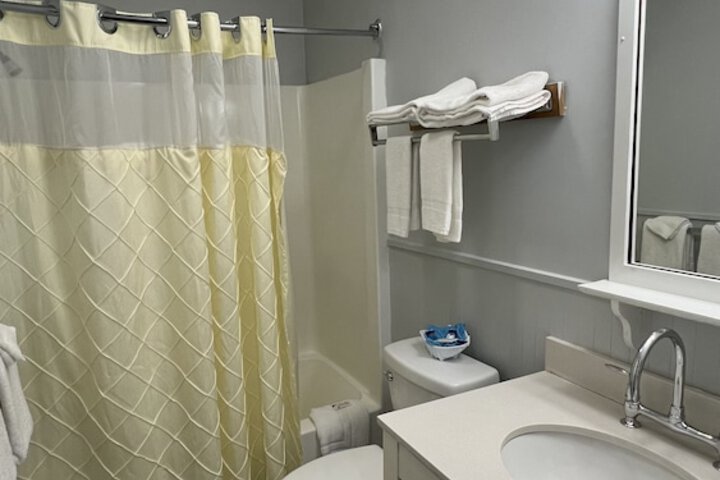 Travelodge by Wyndham Lincoln Near White Mountain