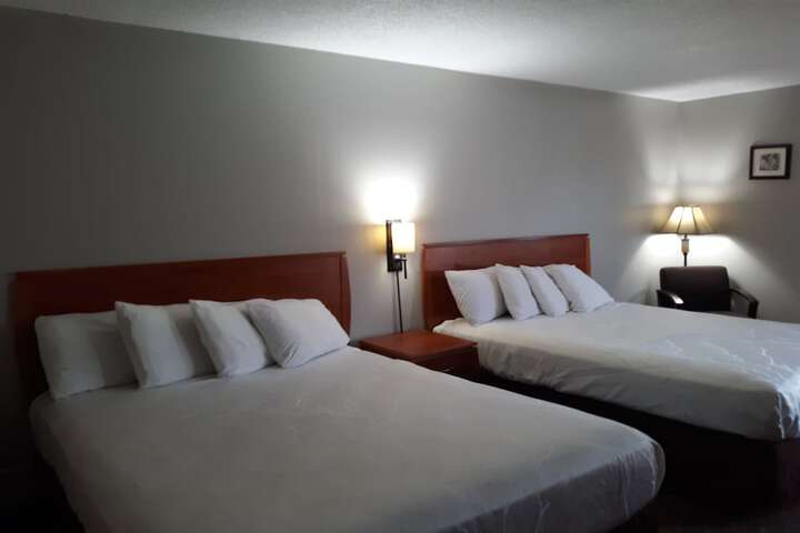 Room 25 of 76