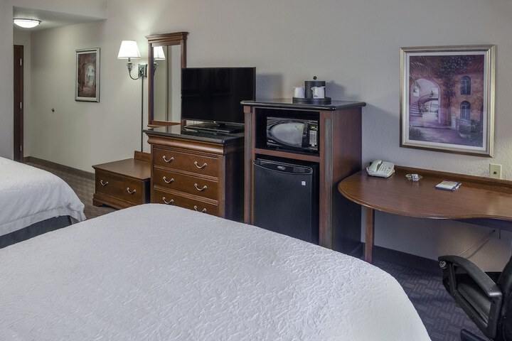 Hampton Inn & Suites Youngstown-Canfield