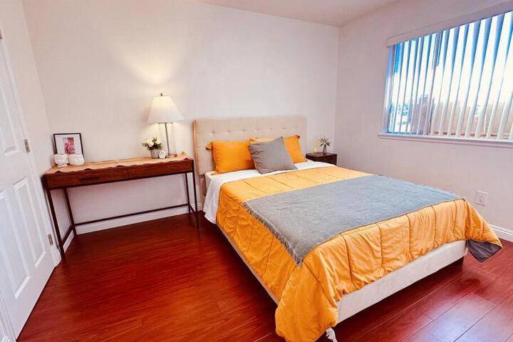 Charming 3BR Retreat near Disneyland Downtown LA!