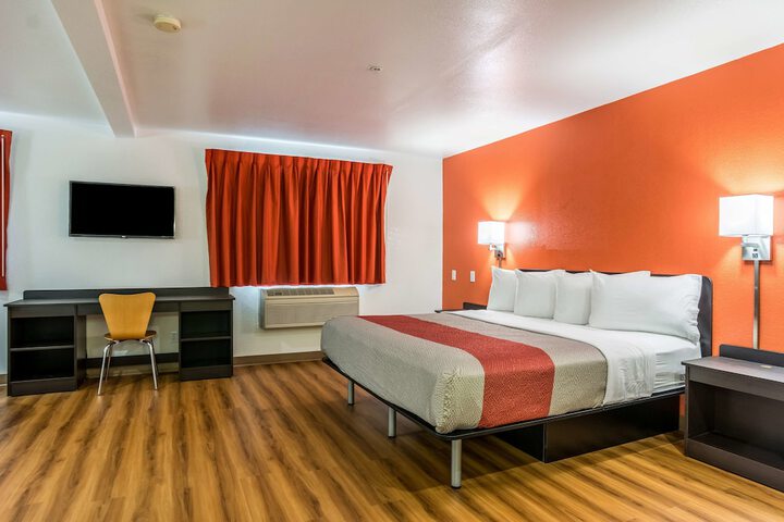 Room 17 of 30