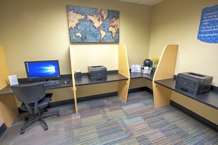 Business Center 73 of 75