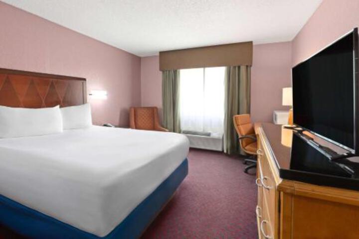 Smart Choice Inn and Suites
