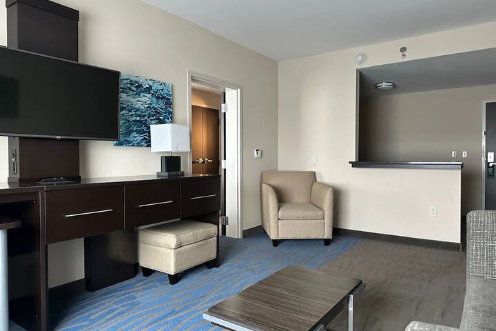 Room 27 of 95