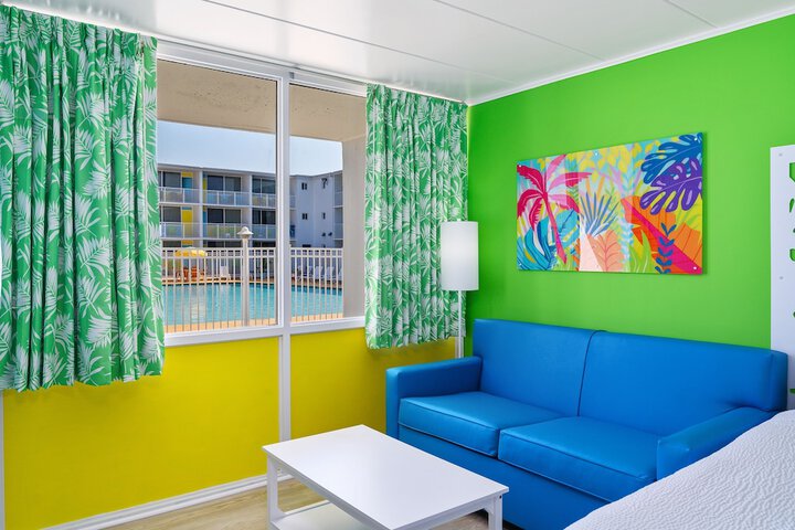 Room 17 of 35