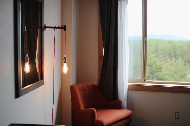 Room 32 of 147