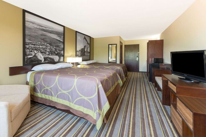Room 7 of 13