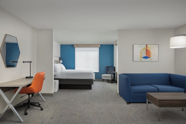 Room 30 of 38