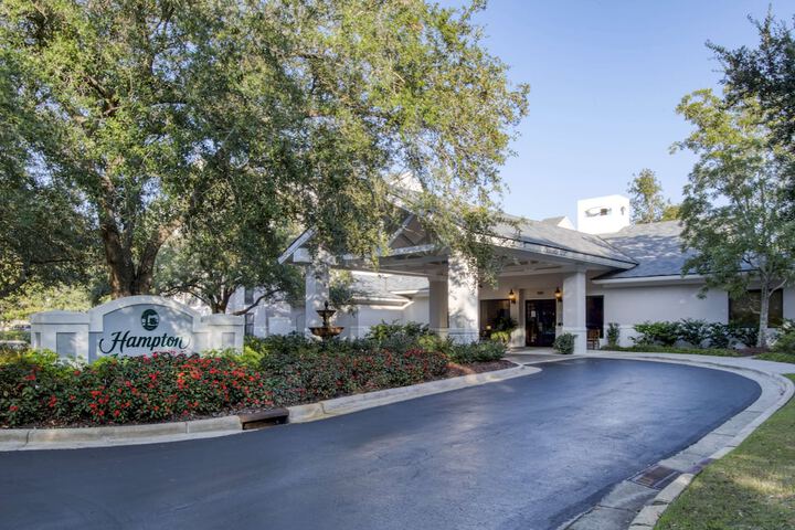 Hotel 3 of 106