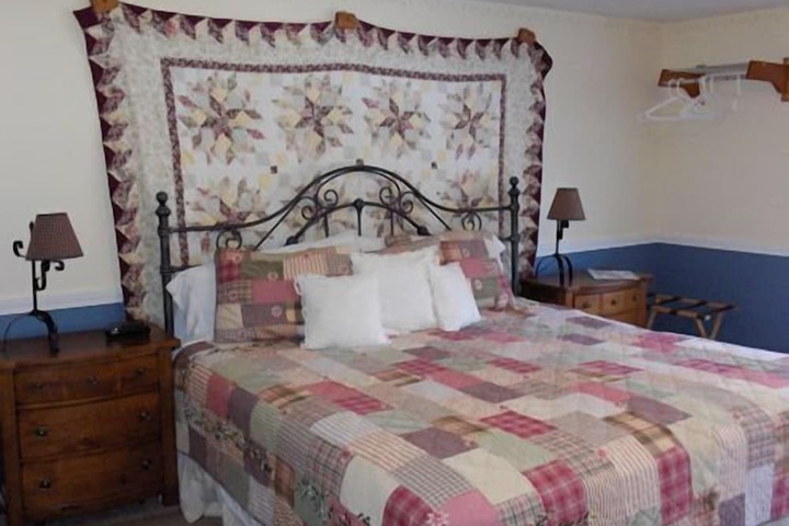 Room 12 of 27