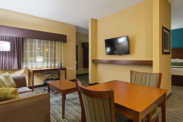 Room 15 of 38