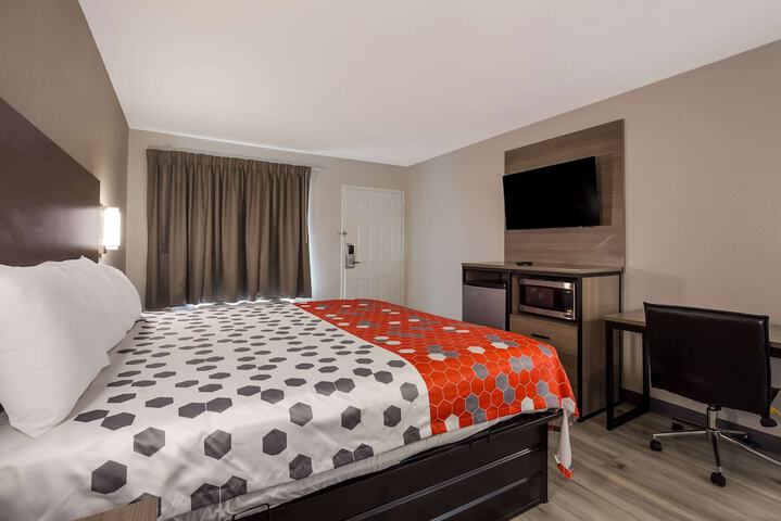 Room 25 of 34