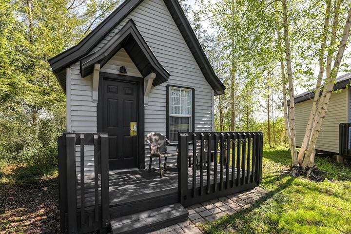 Super 8 by Wyndham Gananoque / Country Squire Resort