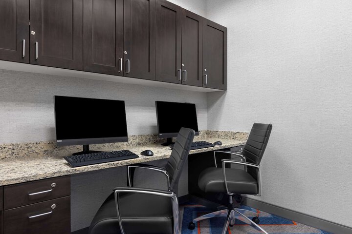 Business Center 29 of 29