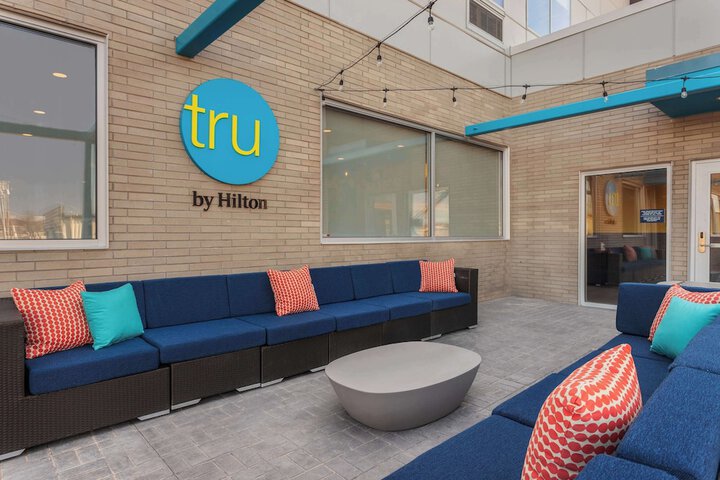 Tru by Hilton Janesville