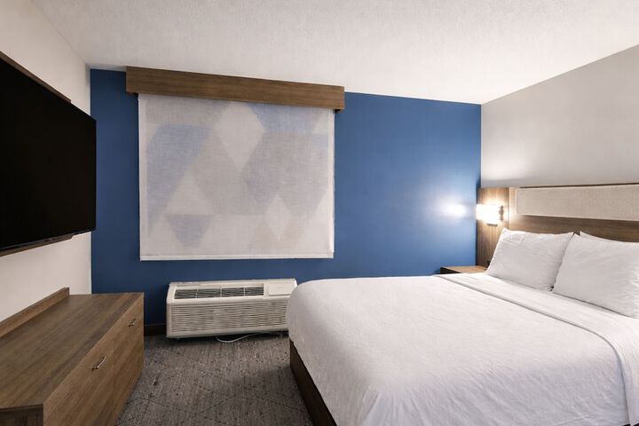 Holiday Inn Express Hotel & Suites St. Paul-Woodbury by IHG