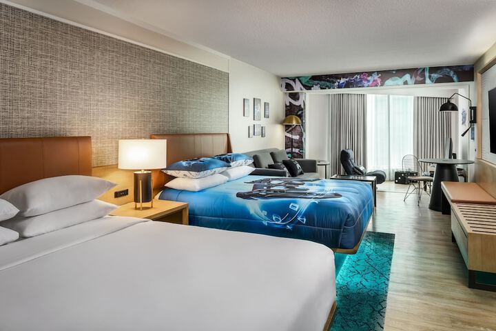 Sheraton Gateway Hotel in Toronto International Airport