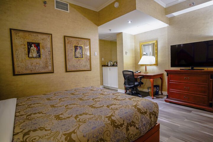 Room 93 of 128