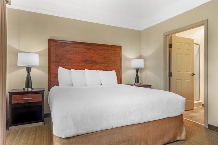 Best Western Plus Monica Royale Inn & Suites