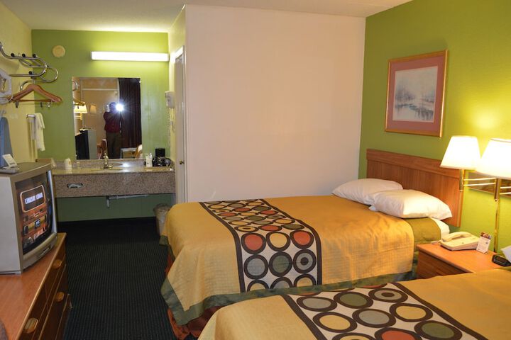 Room 17 of 53