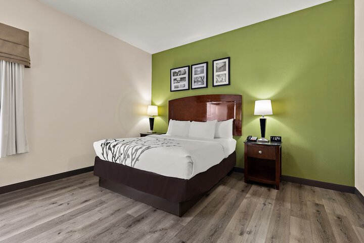 Room 9 of 35