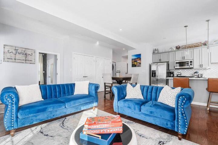 Modern 3 Bed Apt Parking W D