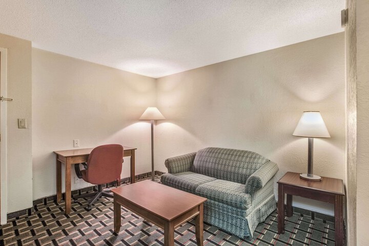 Room 29 of 43