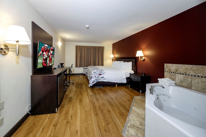 Room 11 of 33