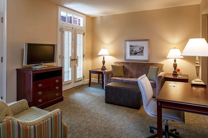 Room 28 of 40