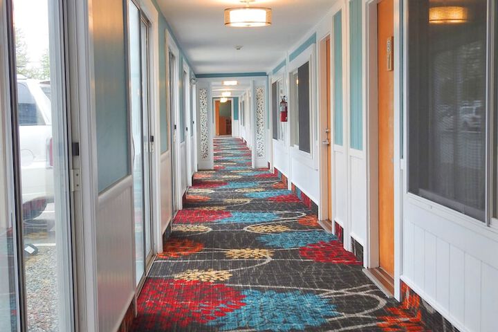 Hotel Interior 10 of 33