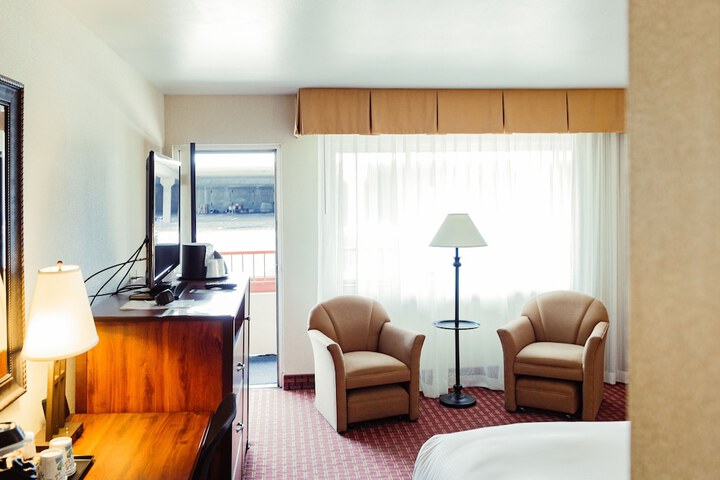 Room 54 of 59