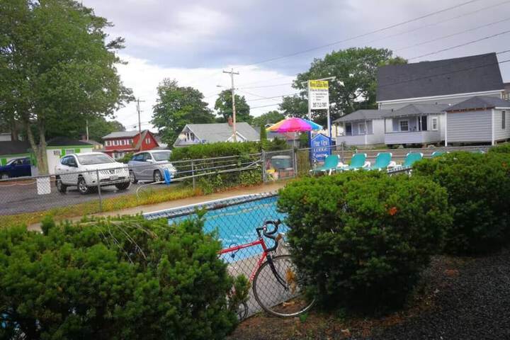 Marvin Gardens Motel