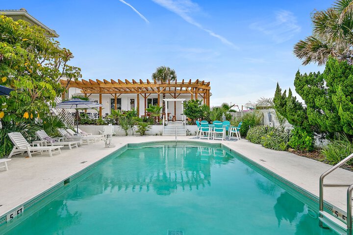 Pool 4 of 110