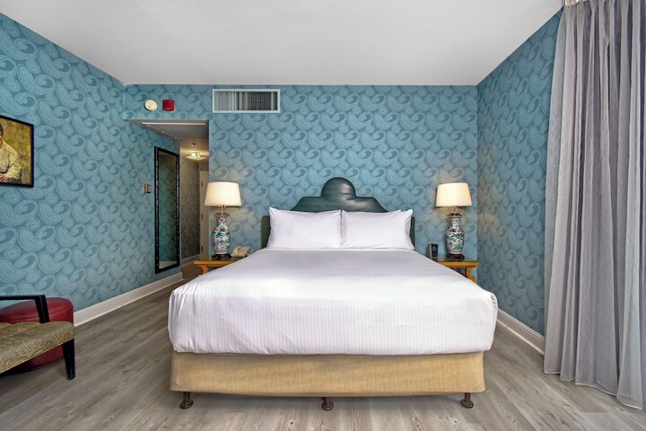 Room 12 of 34