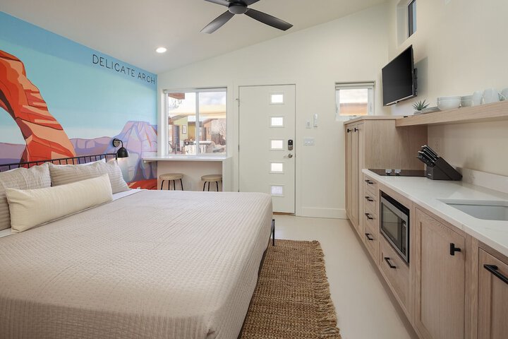 Room 15 of 38