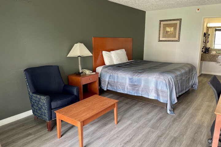 Room 12 of 37