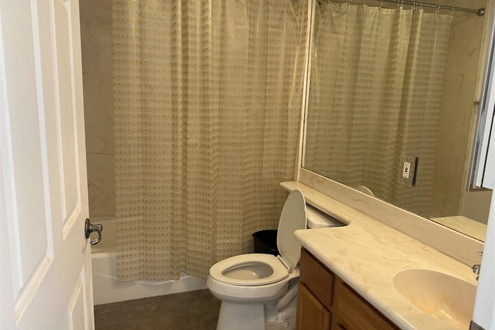 Room 73 of 136