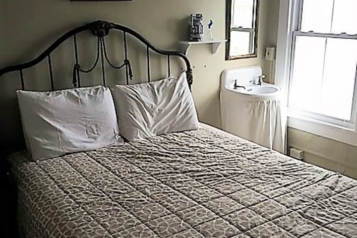 Room 7 of 23
