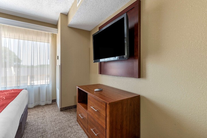Room 18 of 28
