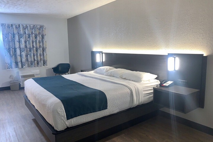 Motel 6 Hillsville VA