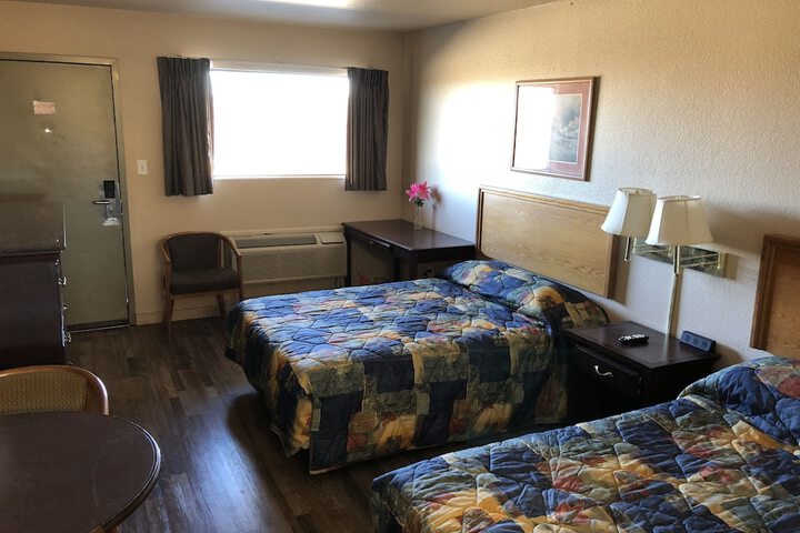 Room 11 of 19
