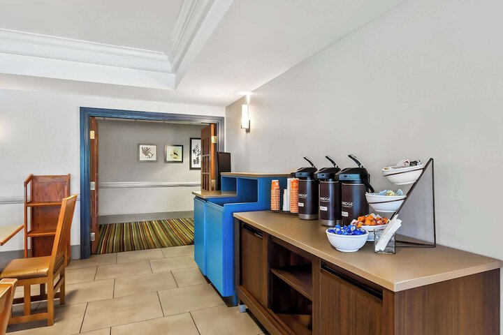 Country Inn & Suites by Radisson Portage, IN